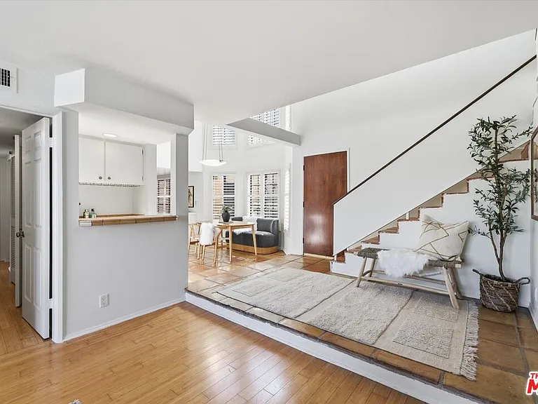 12321 Ocean Park Blvd #18 — Photo 3