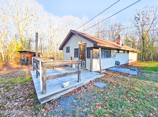 122 Magerle Rd, Lords Valley, PA 18428