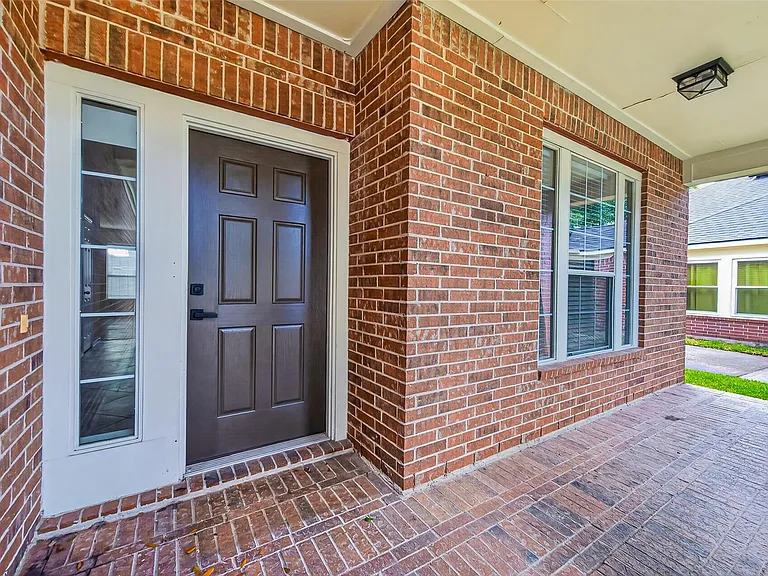 1807 Katlyn Ln — Photo 7