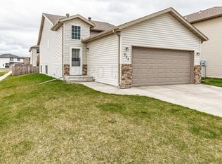 934 42nd Ave W, West Fargo, ND 58078