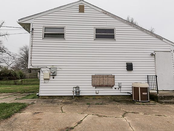 4th image of 300 Brennen Dr