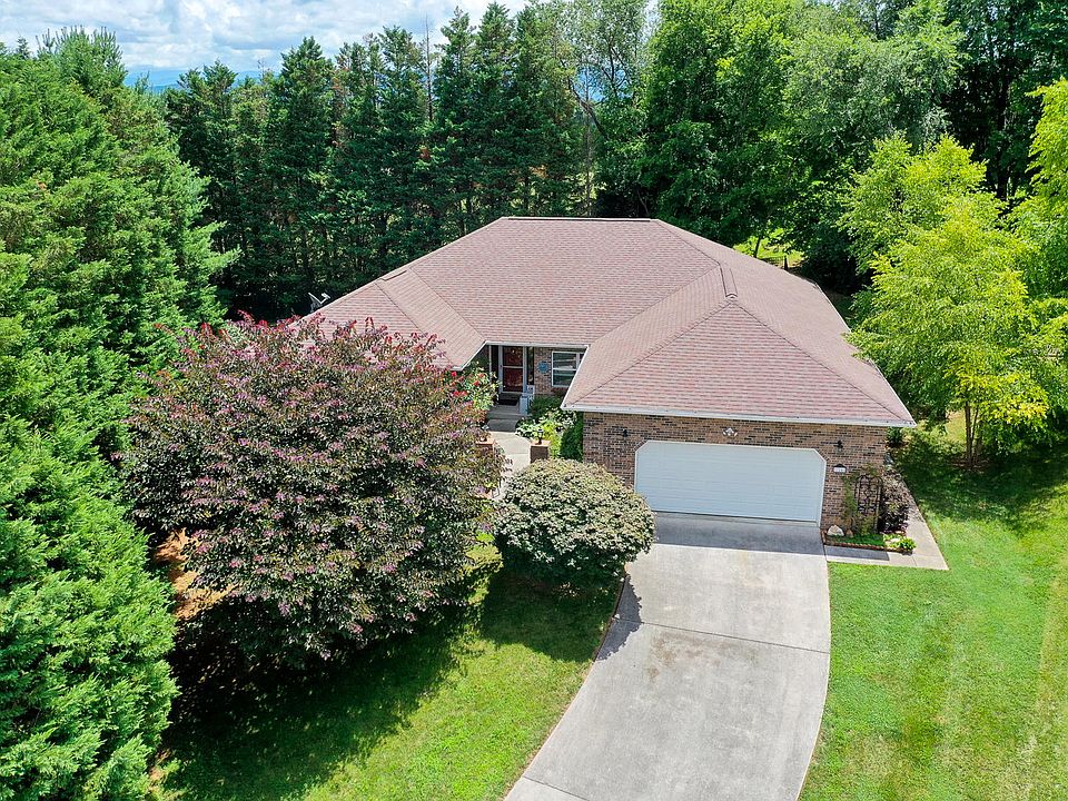 1st image of 724 Mize Farm Ct