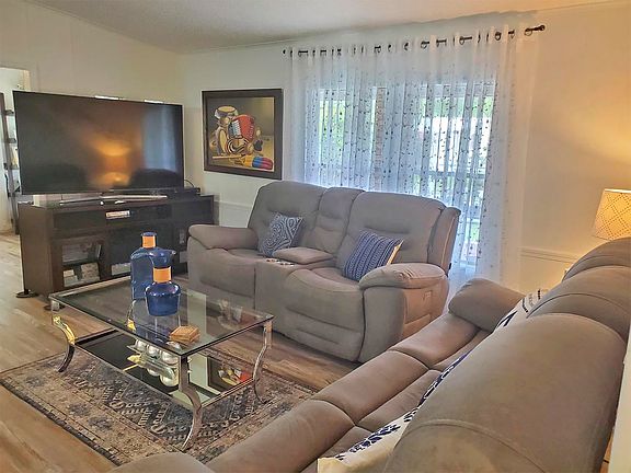 3rd image of 19512 Charleston Cir #36