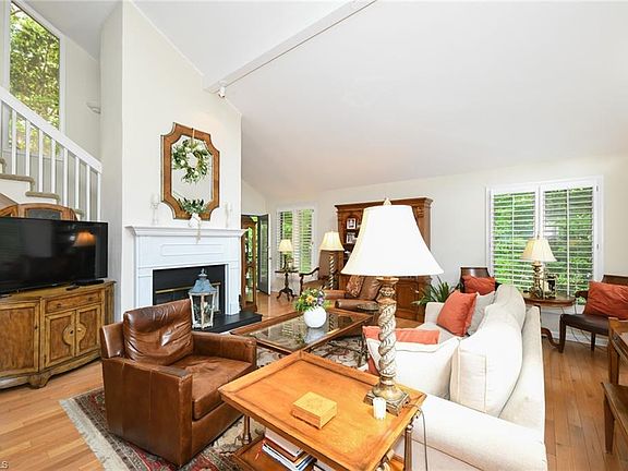 3rd image of 8009 Willow Glen Trl