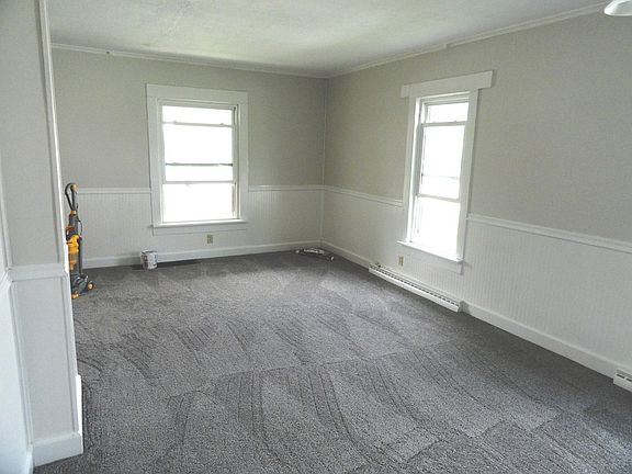 5th image of 894 Congress St