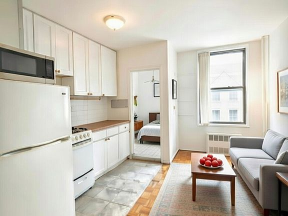 2nd image of 323A E 89th St APT 1RE