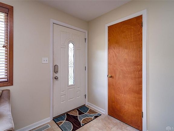 5th image of 303 Katy Ln