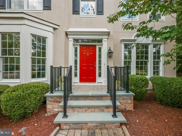 2 Van Marter Ct, Princeton, NJ 08540