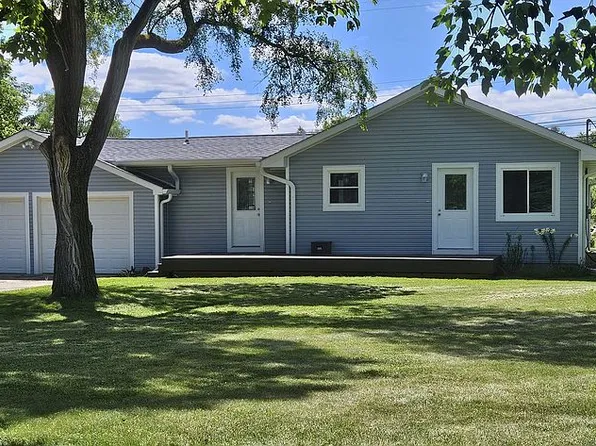 8475 Bridge Lake Rd, Clarkston, MI 48348