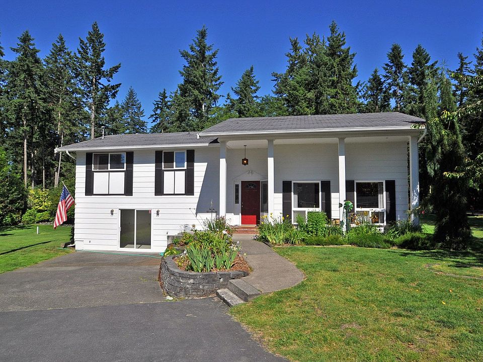 Colonial 2673' sq ft