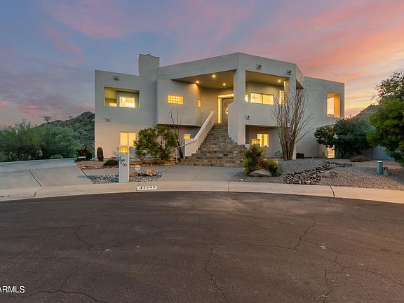 2nd image of 2245 E VOGEL Avenue
