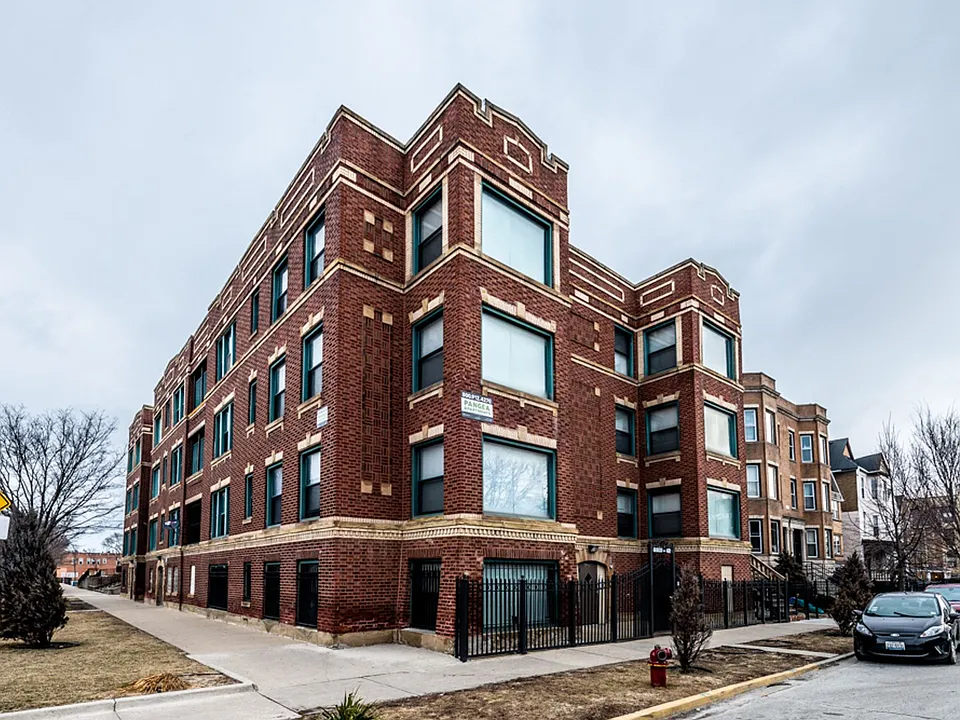 2900 E 91st