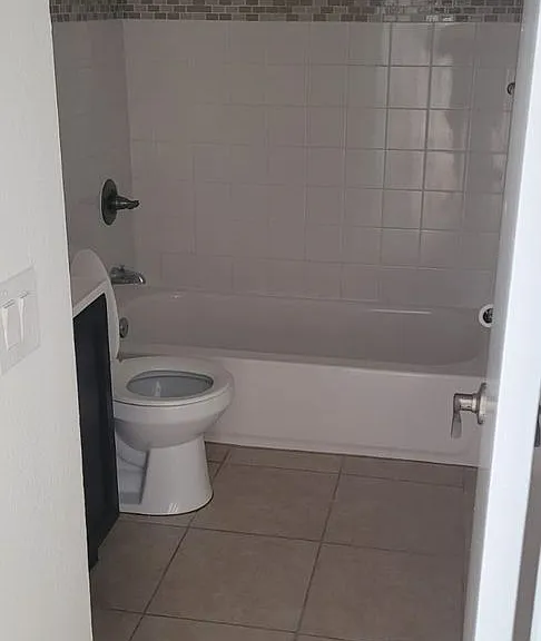 Port Tampa Flats — Photo 23