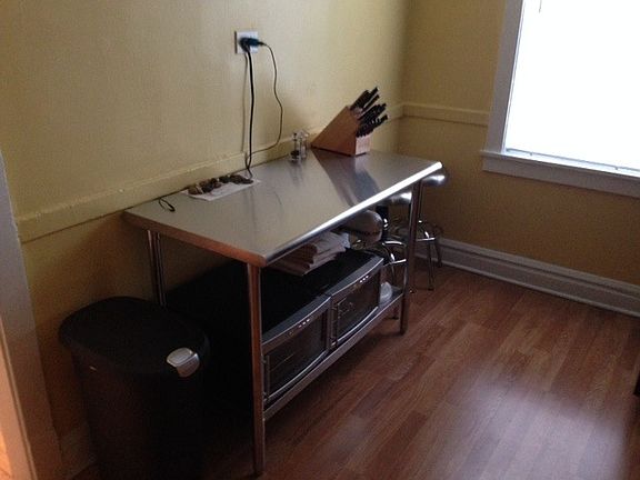 3rd image of 2901 W Shakespeare Ave APT 2