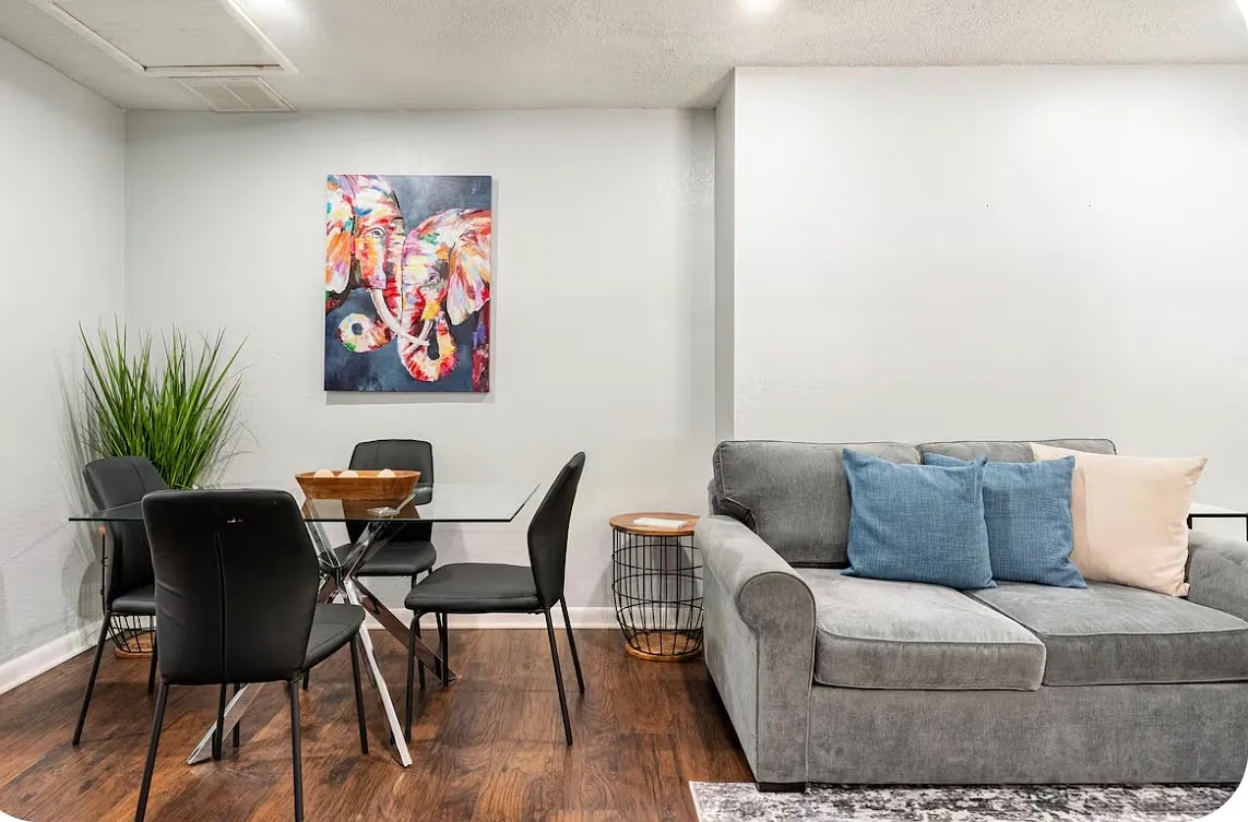 3 bed, 1340 sqft, $3,500 — Photo 3