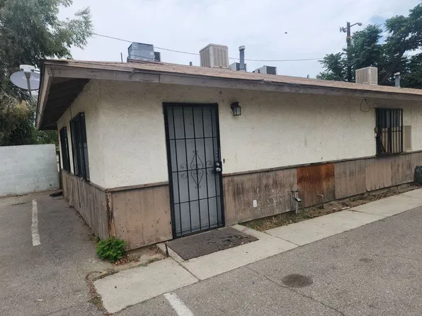 1100 Ralston St APT A, Bakersfield, CA 93307