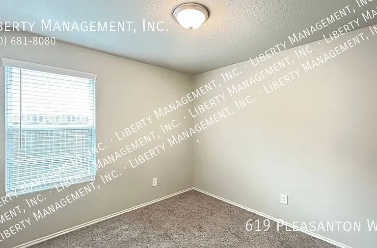 619 Pleasanton Way — Photo 7