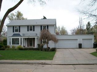 2211 W Louise St, Grand Island, NE 68803