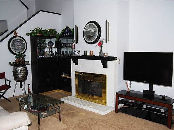 5th image of 1096 Hidden Lake Dr