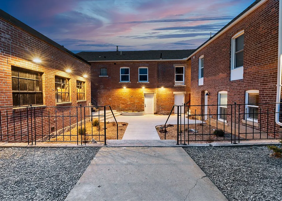 622 Broadway St #5