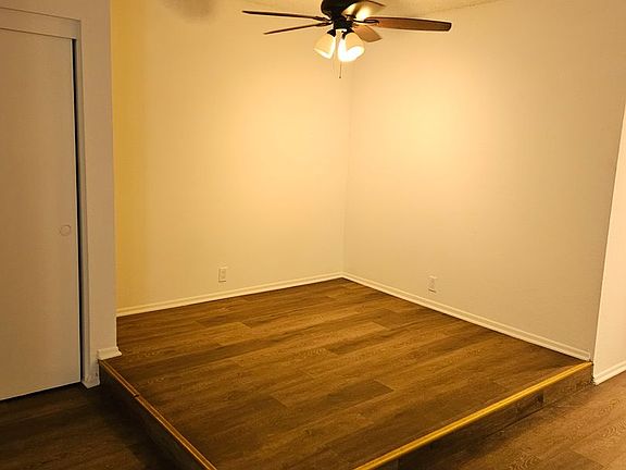 5th image of 330 Amber Ct APT 212