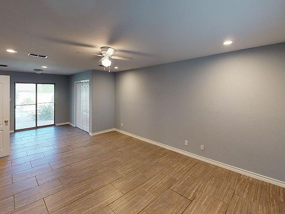 2nd image of 501 Campanario Ln