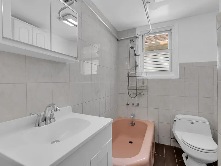 199 Hayward Pl #B — Photo 4