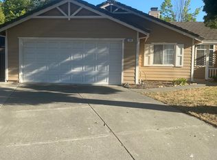 100 Victoria Ct, Dixon, CA 95620