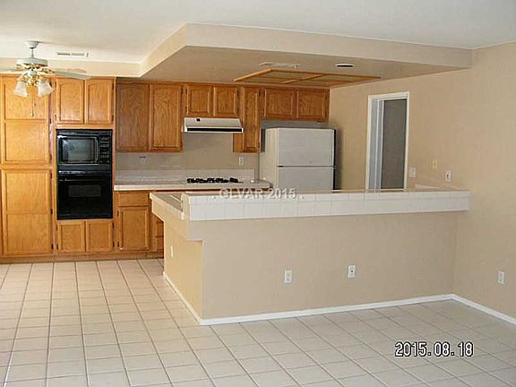 4th image of 920 Whitehollow Ave