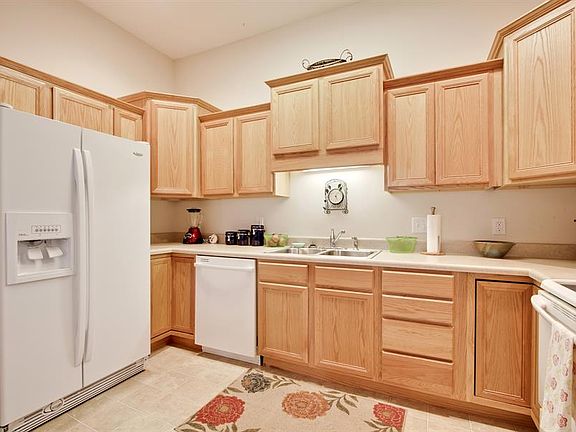 2nd image of 5944 Round Hill Ln