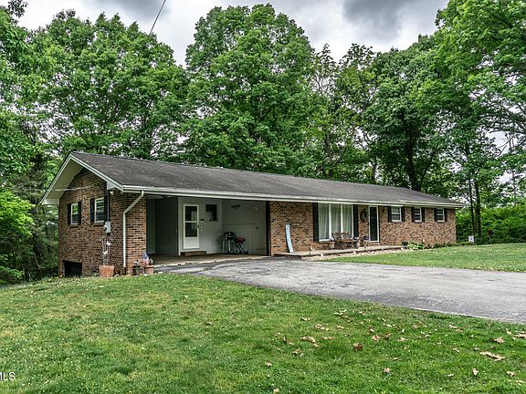 2nd image of 290 Wooded Hts