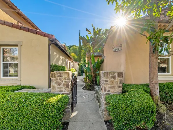 72 Clouds Vw, Irvine, CA 92603
