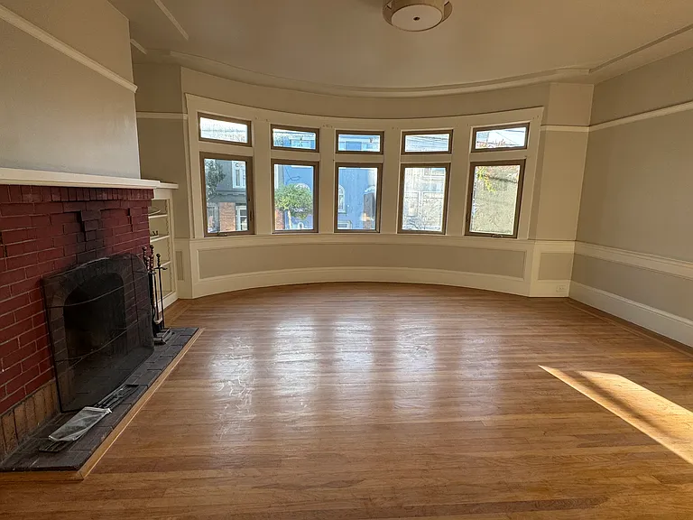 776 16th Ave — Photo 3