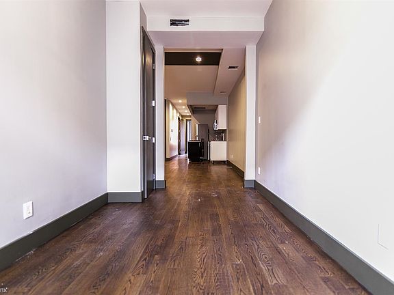 004_207_Ralph_Avenue-3