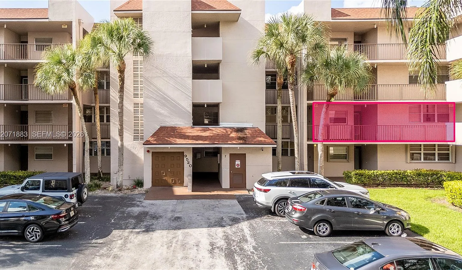 9520 Seagrape Dr — Photo 2