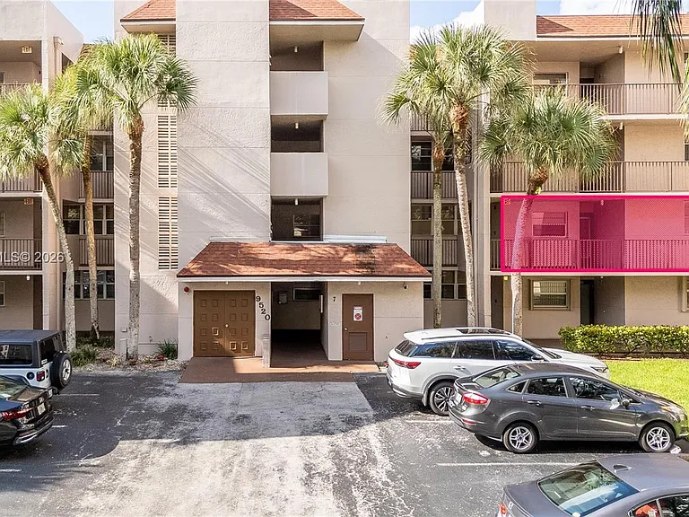 9520 Seagrape Dr #205 — Photo 2