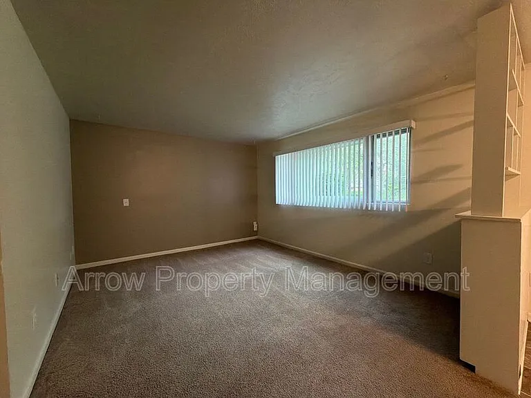 1438 S 20th St — Photo 1