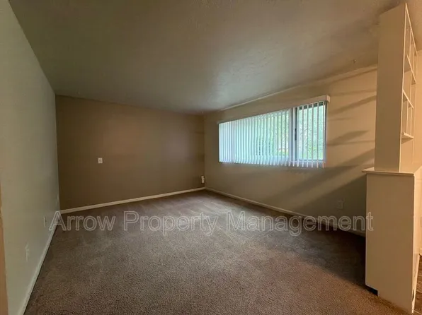 1438 S 20th St, Lincoln, NE 68502
