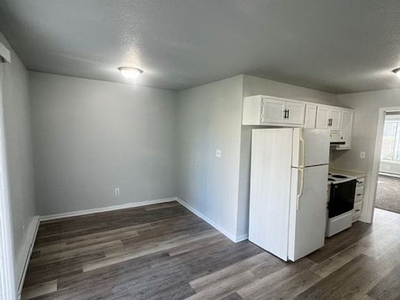 2nd image of 302 Jay Ray Ct #2