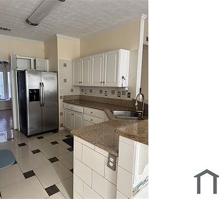 2nd image of 1021 Fountain Glen Dr #1