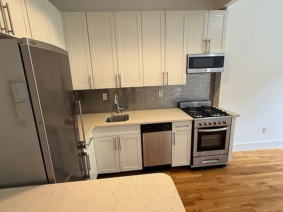 4th image of 639 10th Ave APT 2A