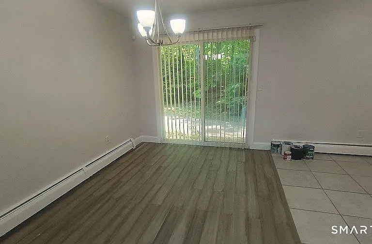 244 Oakville Ave #F — Photo 6