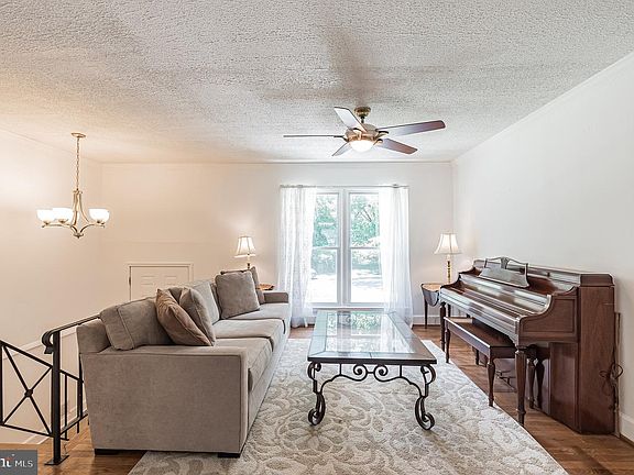 3rd image of 13117 Burlwood Dr