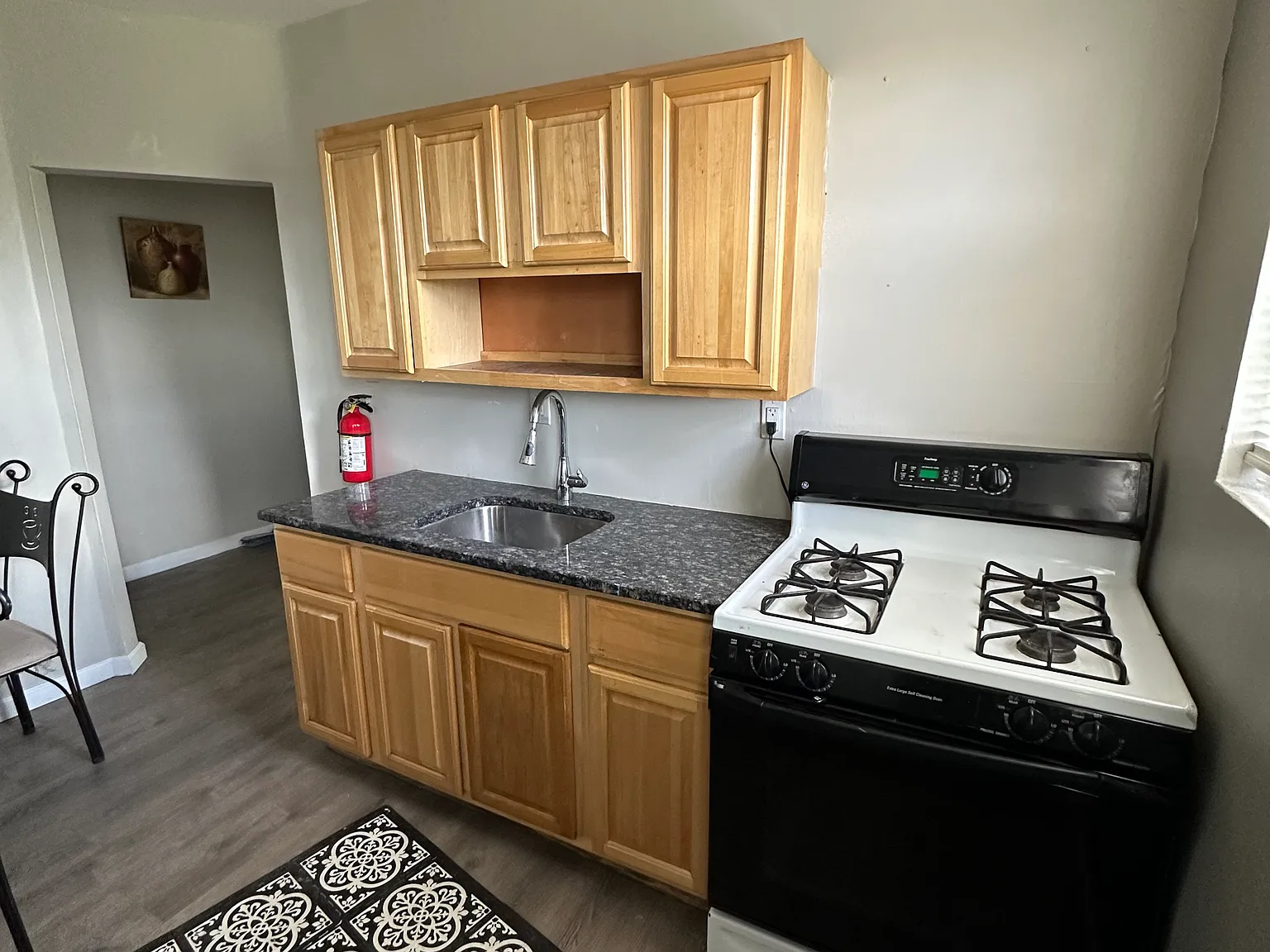 1 bed, 1000 sqft, $1,400 — Photo 4