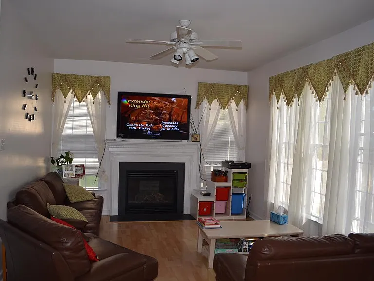 9709 Southmill Dr — Photo 2