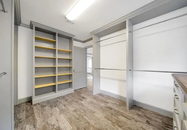 10042 Briar Forest Dr — Photo 35