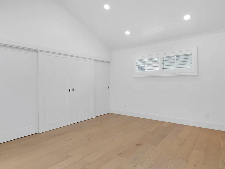 6647 W 82nd St — Photo 30