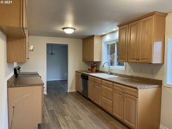 5th image of 3417 NW 120th St