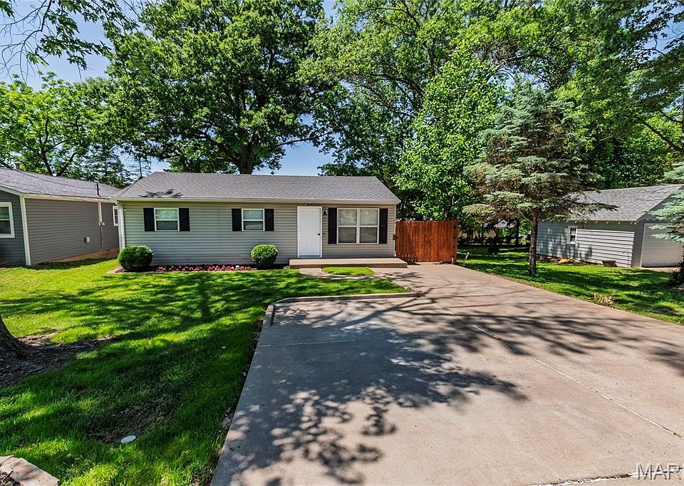 1st image of 135 Holdinghausen Dr