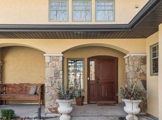 6220 Barberry Cir, Excelsior, MN 55331